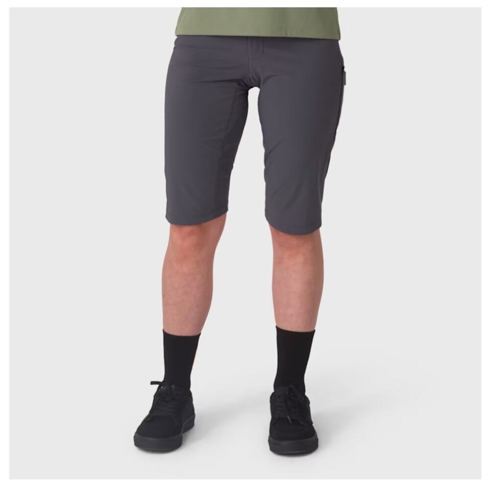 Rapha Women's Trail Fast & Light Shorts in Gray Bermuda X-small